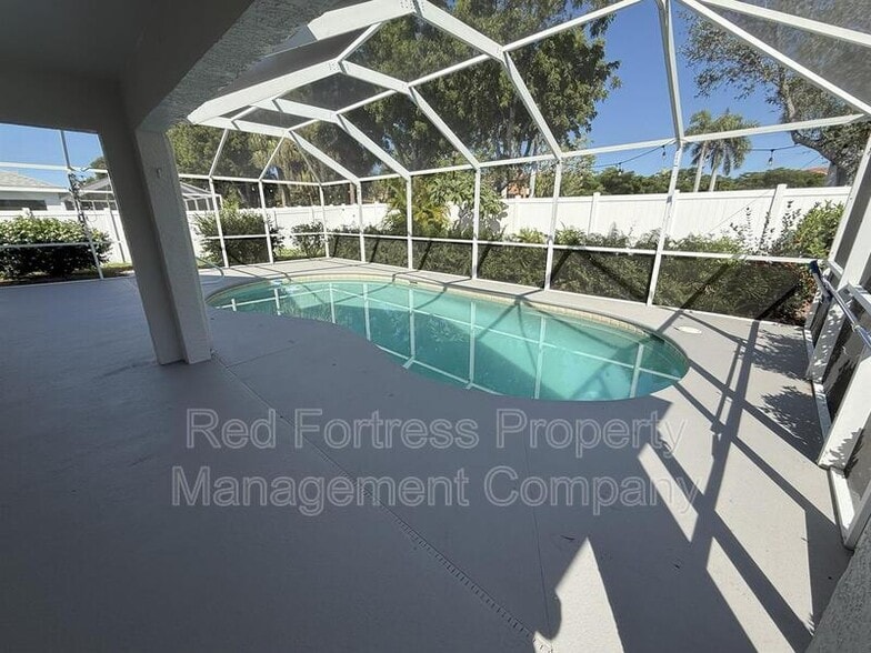 Building Photo - 15570 Beach Pebble Way