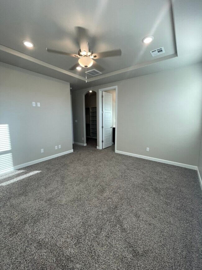 Building Photo - 2451 Camino Plata Loop NE