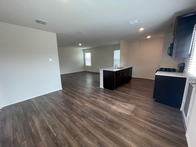 Building Photo - 3/2/2 in Sendera Ranch