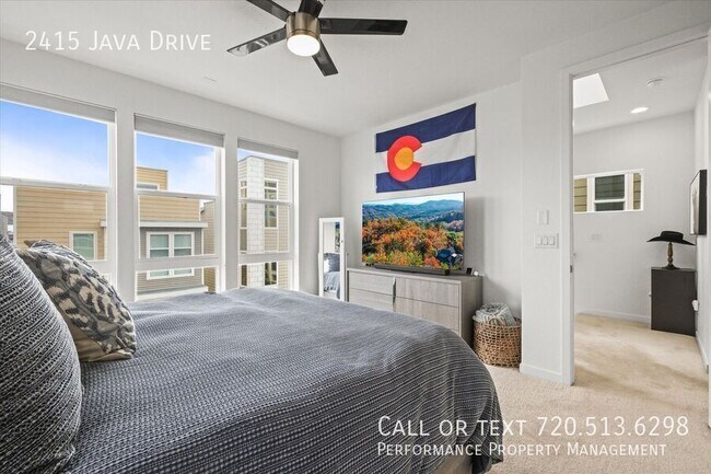 Building Photo - 2415 Java Dr