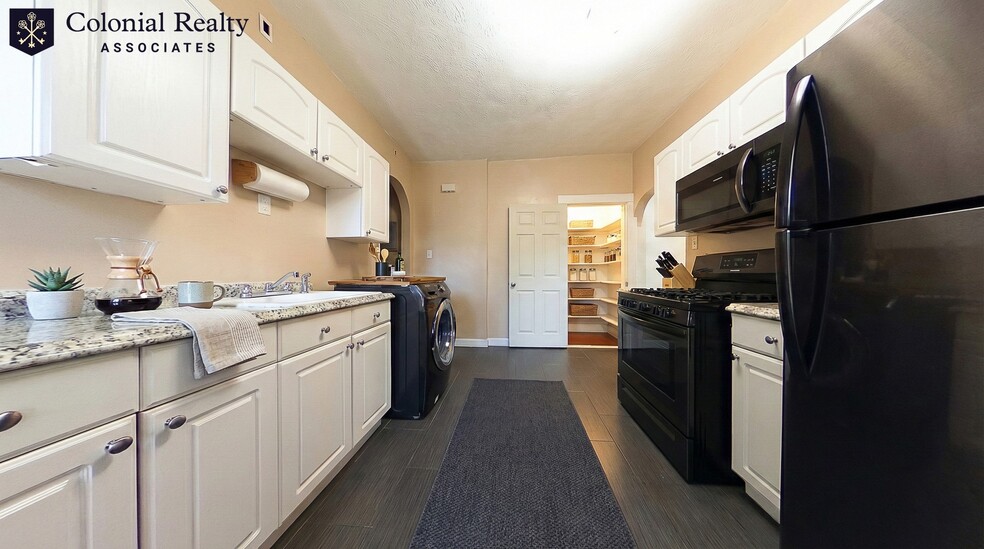 Building Photo - 41 Gordon St