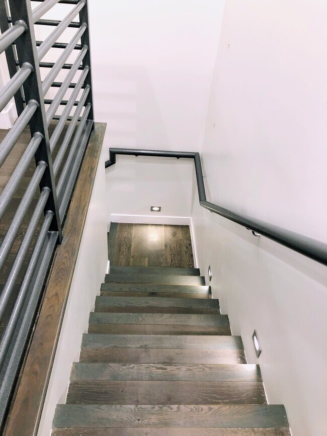 Building Photo - 2154 Fargo St