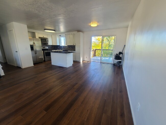 Building Photo - 5453 S 5425 W