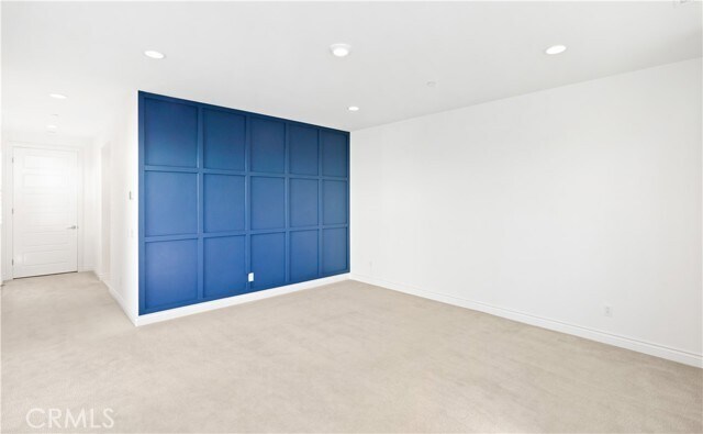 Building Photo - 148 Spectacle