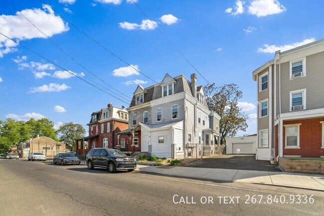 Building Photo - 1682 Harrison St