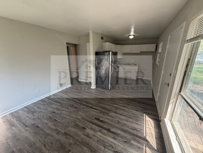 Building Photo - 6206 E 153 St