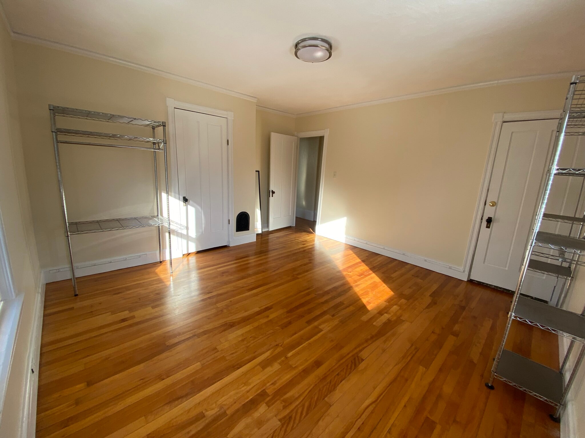 Building Photo - 15 Weston St