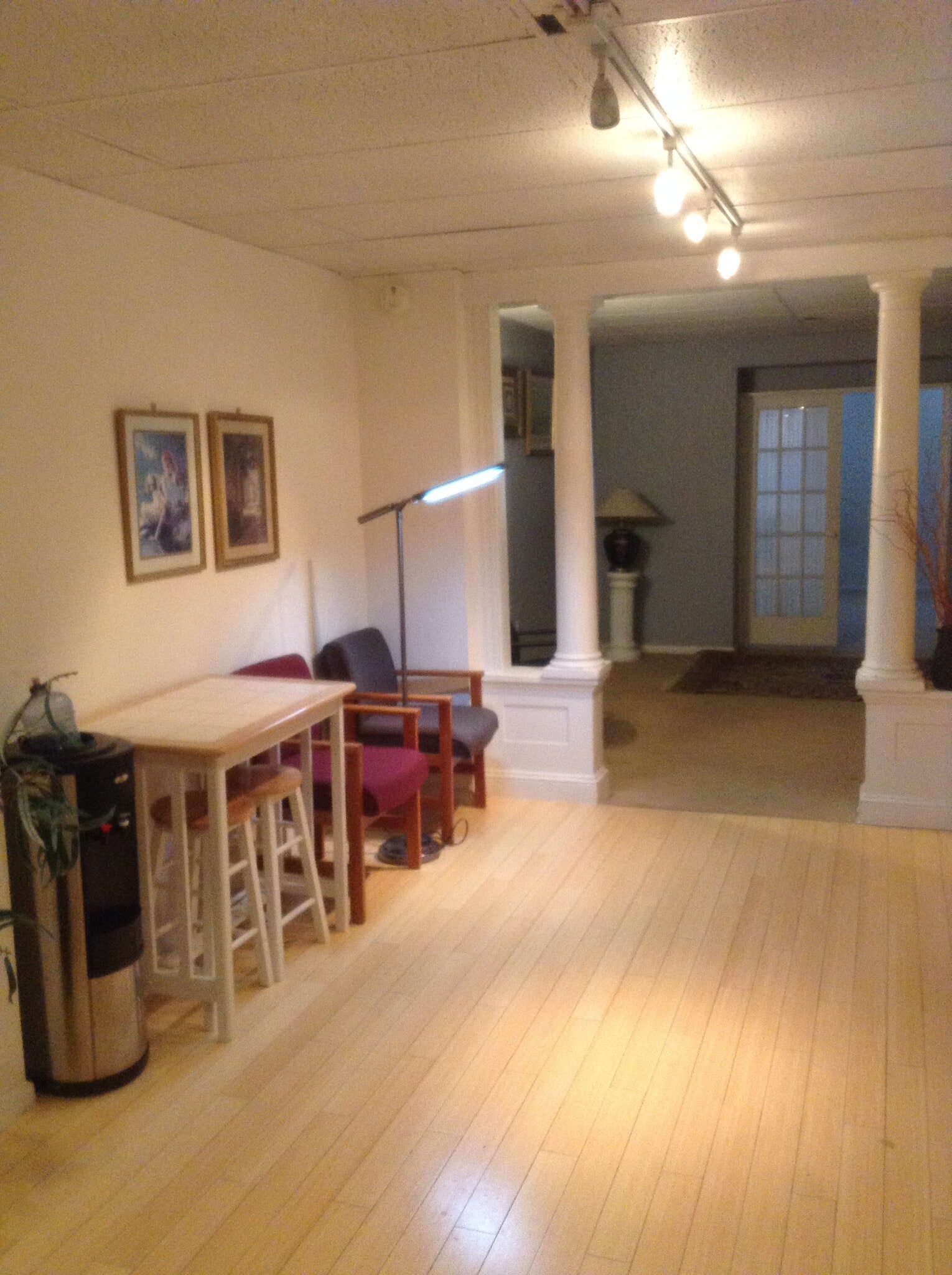 dining room - 1016 S Charles St