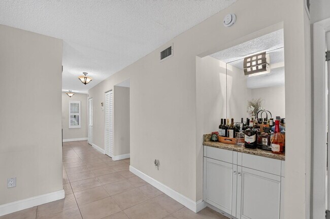 Building Photo - 21211 Lago Cir
