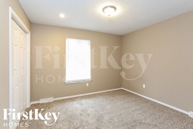 Building Photo - 1617 SE Brome Cir