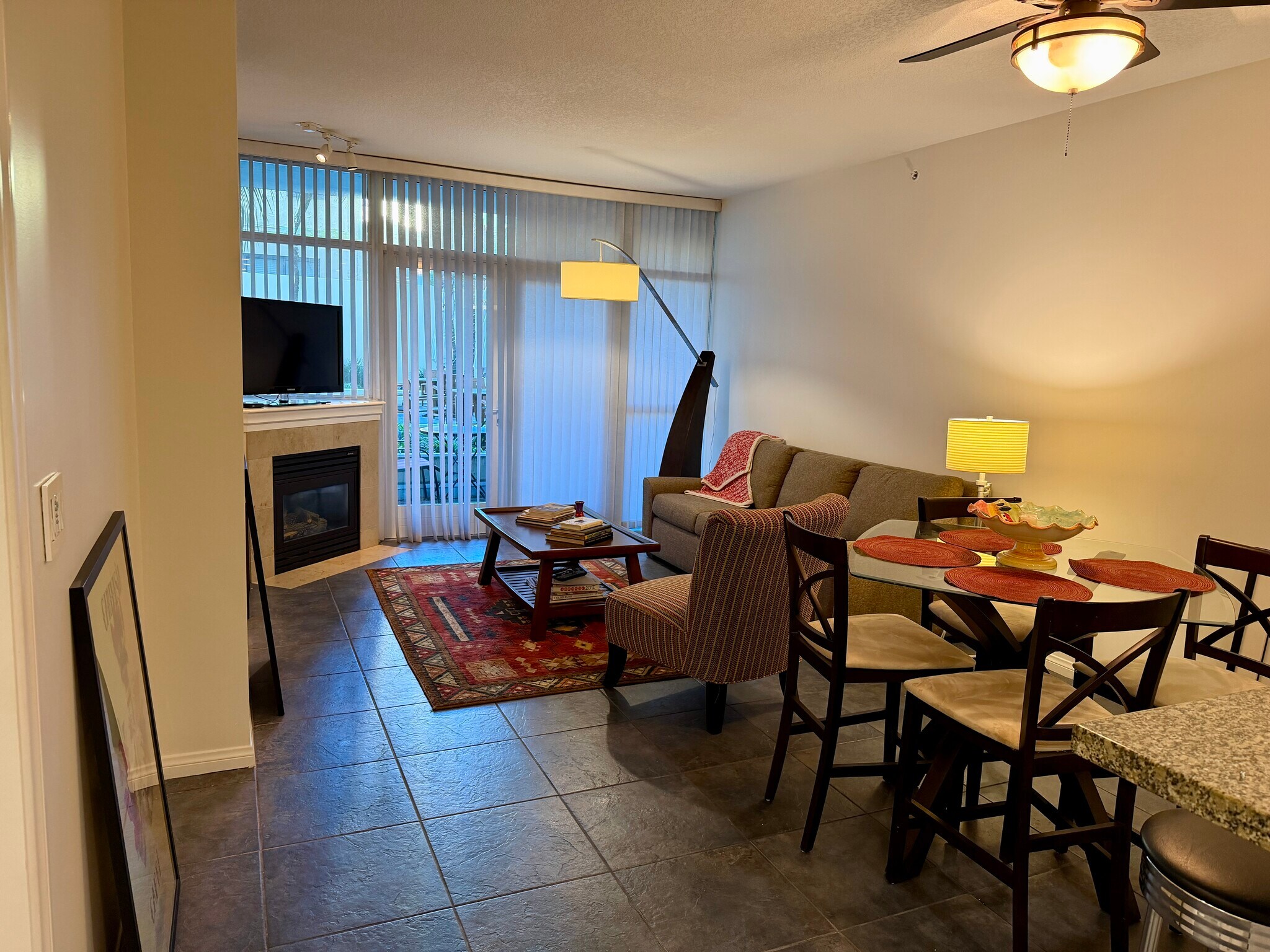 Building Photo - 850 Beech St