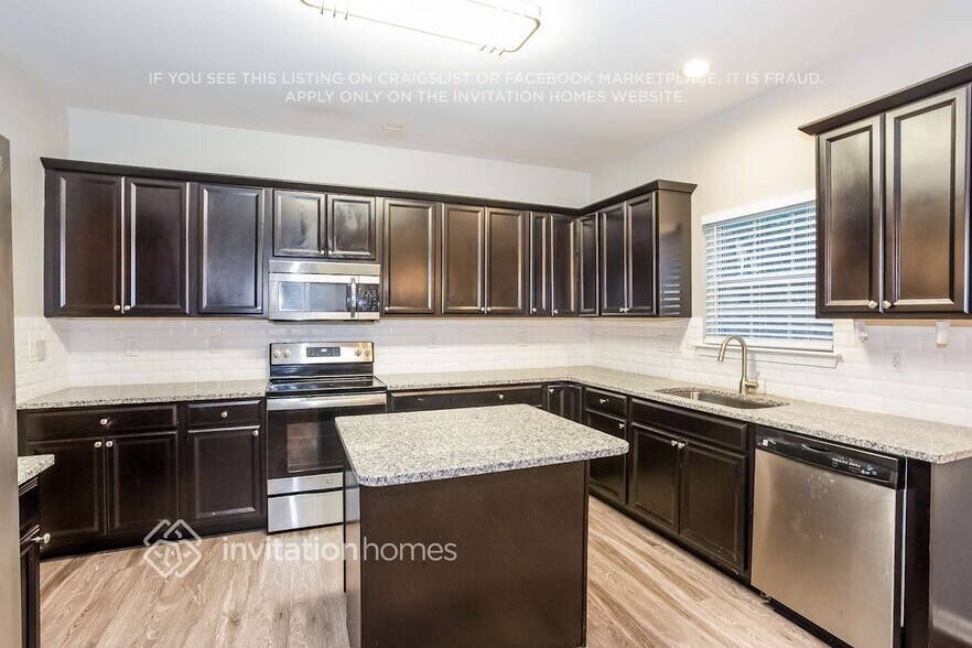 Building Photo - 3408 Crutchfield Pl