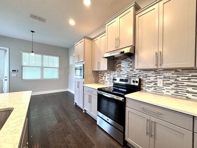 Building Photo - 13808 Chauvin Ave