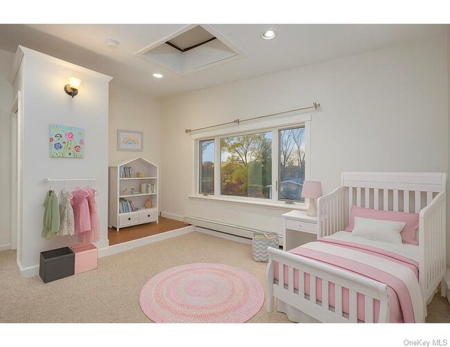 Building Photo - 17 Old Lake Rd