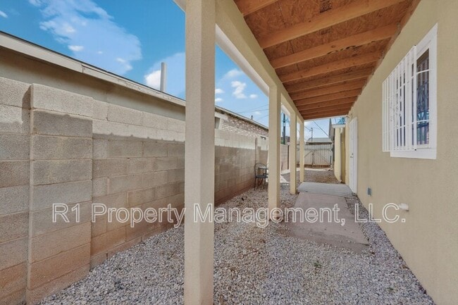 Building Photo - 515 Marble Ave