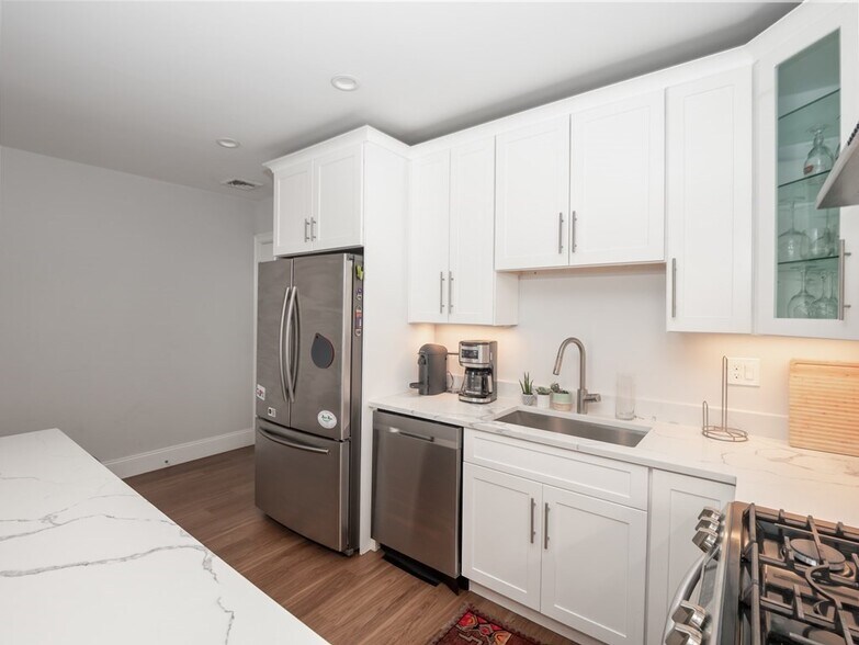 Building Photo - 45 L St