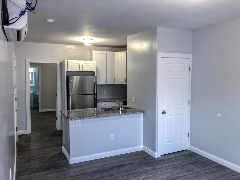 Kitchen - 7 N Miami St