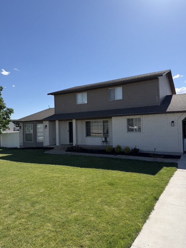 Building Photo - 1635 N 770 W