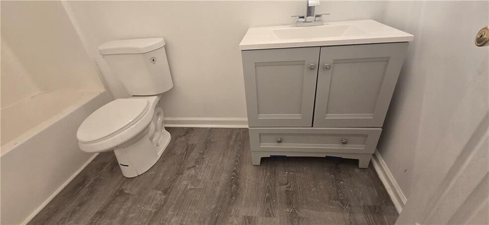 Building Photo - 4951 Larkspur Ln