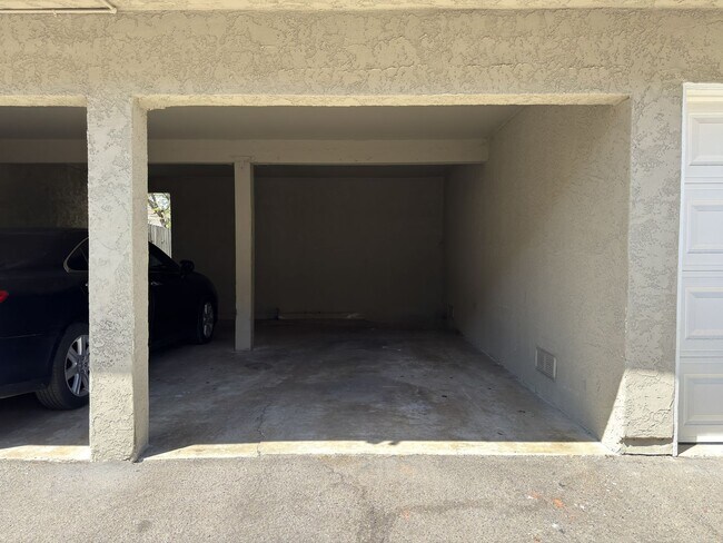 Building Photo - 2140 Via Camino Verde