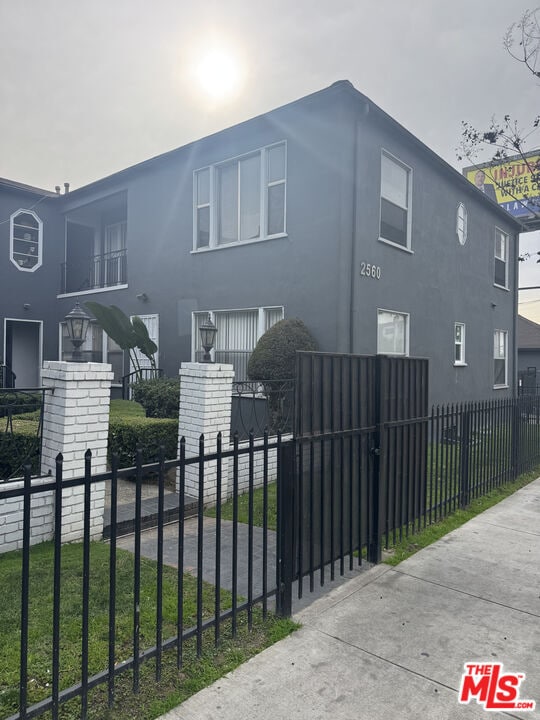 Building Photo - 2560 Venice Blvd.