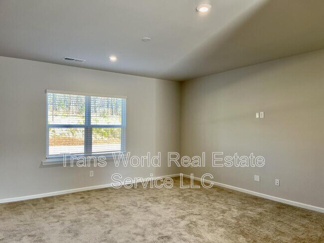 Building Photo - 5899 Wheeler Ridge Rd