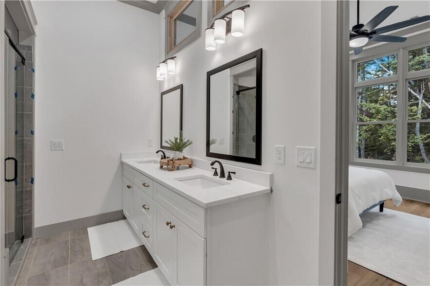 Building Photo - 54 Villa Rd