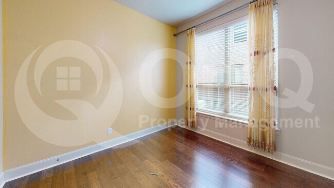 Building Photo - 5811 Lightfoot Ln