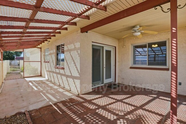 Building Photo - 2192 E Balboa Dr