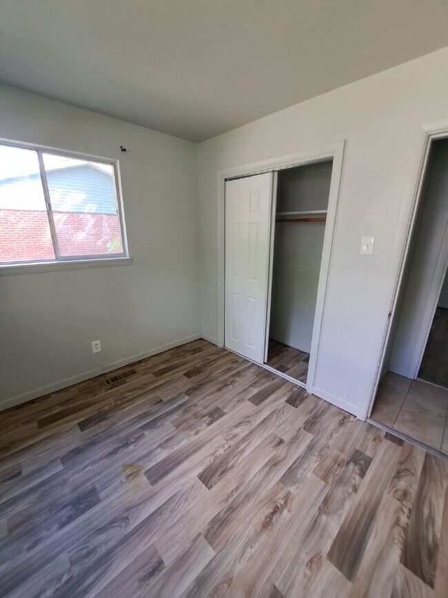 Building Photo - "3-Bedroom Oasis in Cahokia Heights – Cozy...