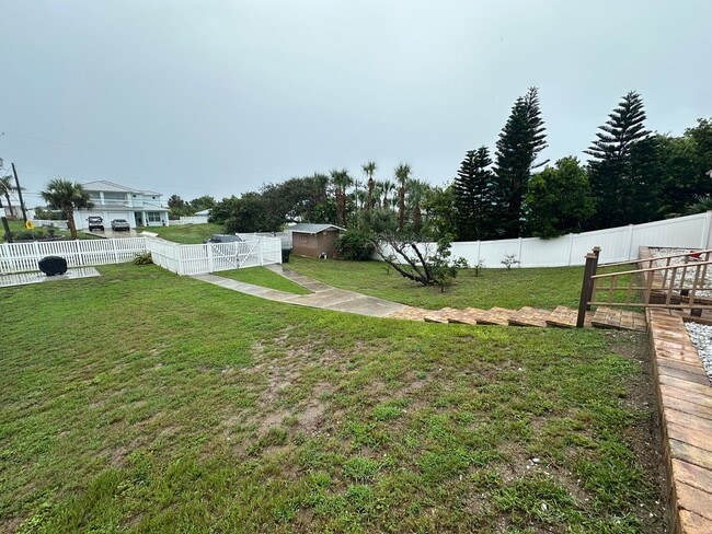 Building Photo - 3-Bedroom, 2-Bath Home Just Steps from the Beach – Daytona Beach