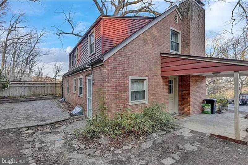 Building Photo - 212 Laurel Ave