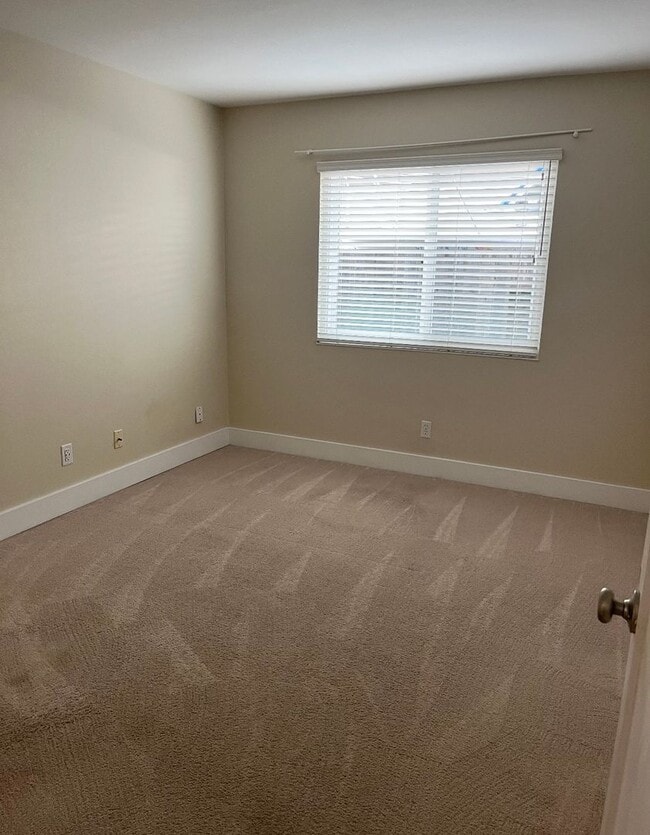 Building Photo - Eastside Single-Story Home with Updates & Private Yard