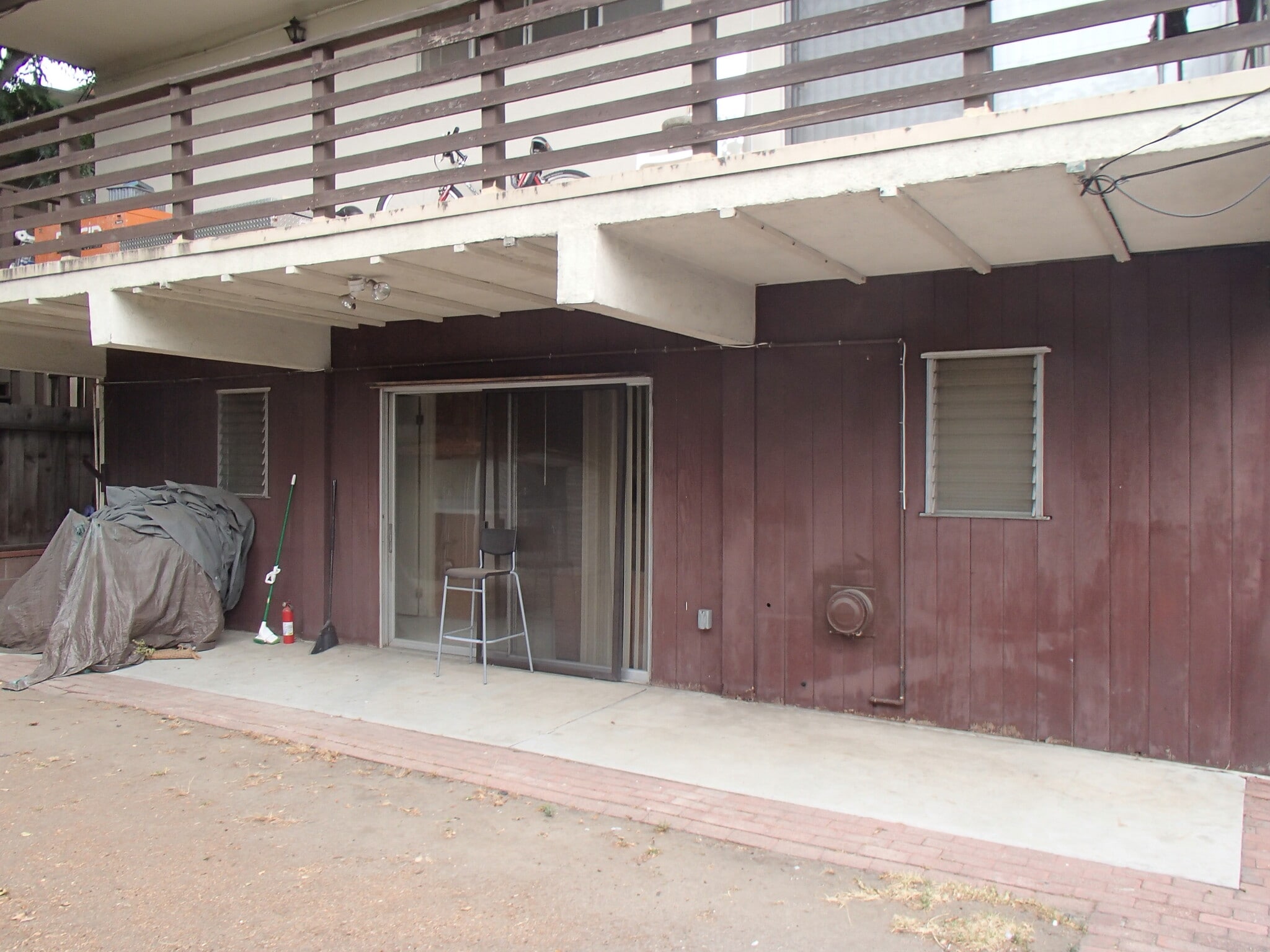 Rear entry to Studio unit - 11324 Biona Dr