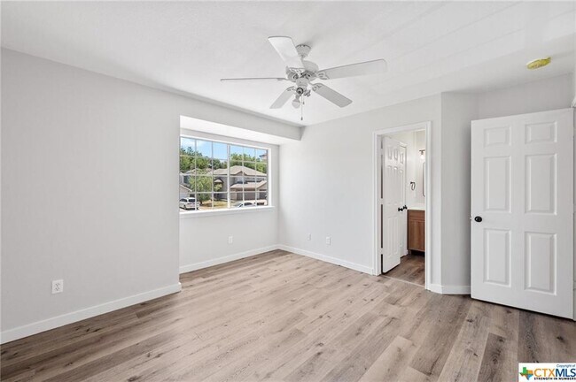 Building Photo - 107 Cedargrove