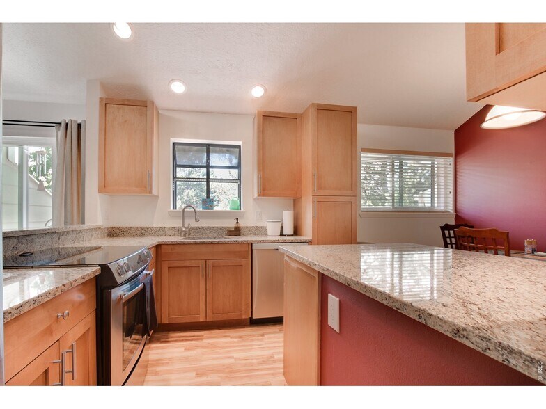 Building Photo - 7911 Countryside Dr