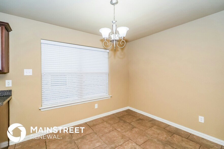 Building Photo - 7625 Hollow Forest Dr