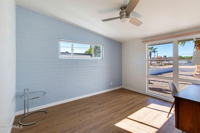 Building Photo - 421 N Evergreen St