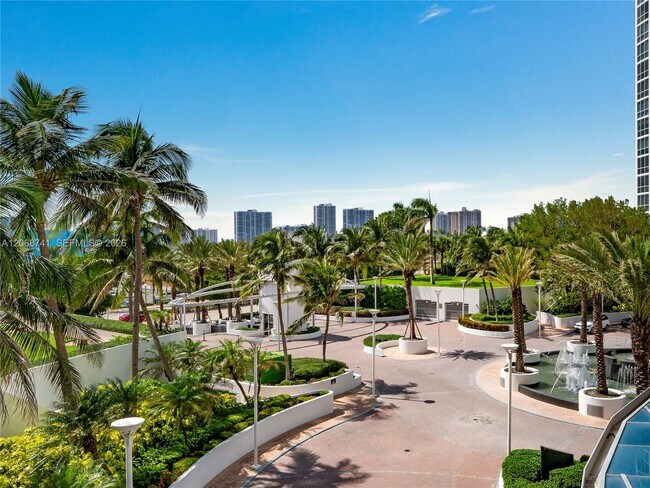 Building Photo - 18101 Collins Ave