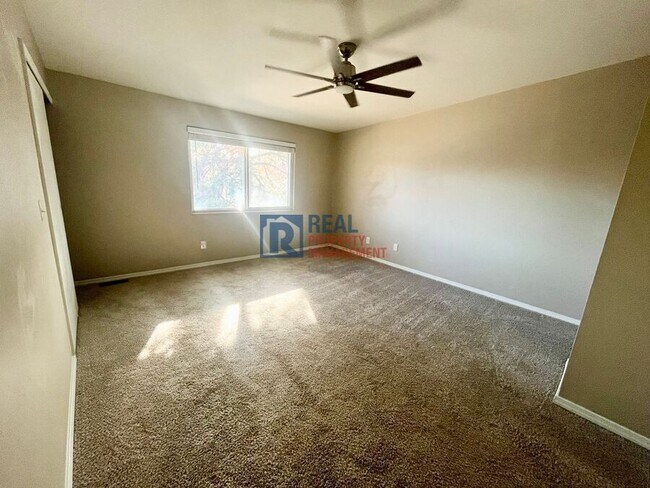 Building Photo - 392 W Rockrimmon Blvd