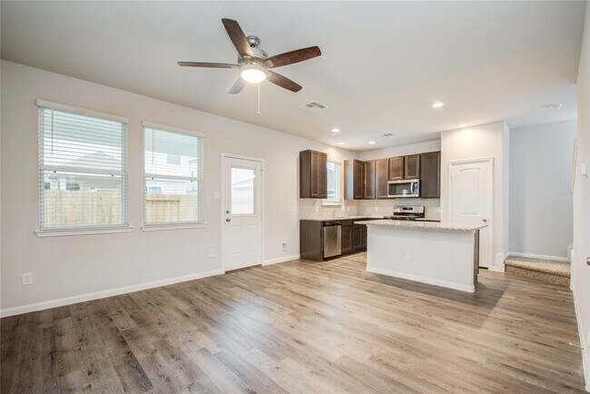 Building Photo - 21915 Grand Majestic Dr