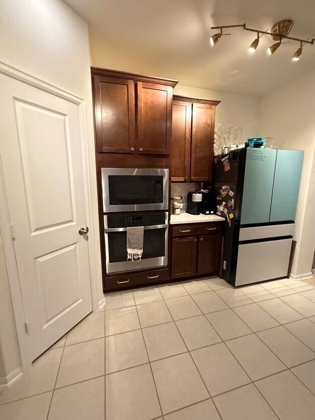 Building Photo - 23609 Zinfandel Dr