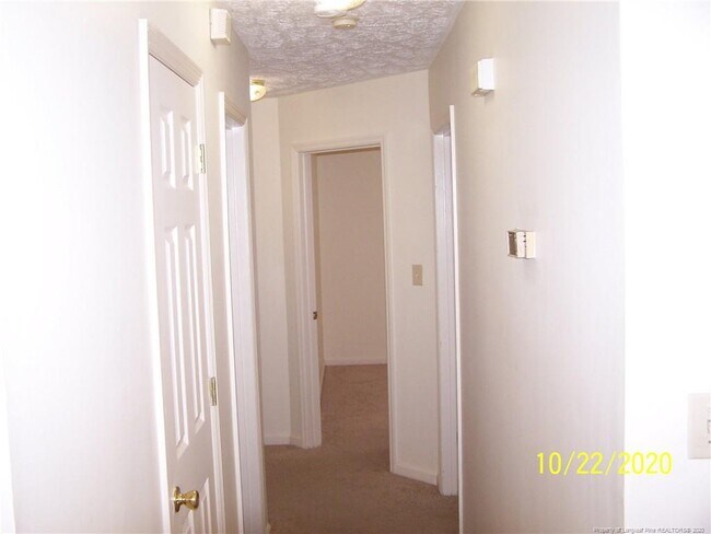 Building Photo - 6316 Chagrin Rd