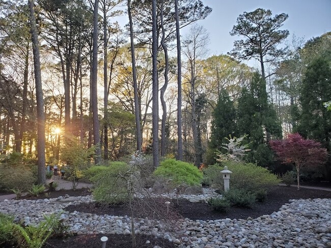 Building Photo - 1261 Eaglewood Dr