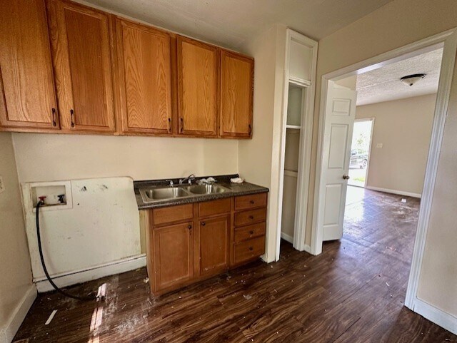 Building Photo - 5382 Frey St