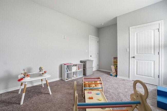 Building Photo - 4254 Mesa Dr
