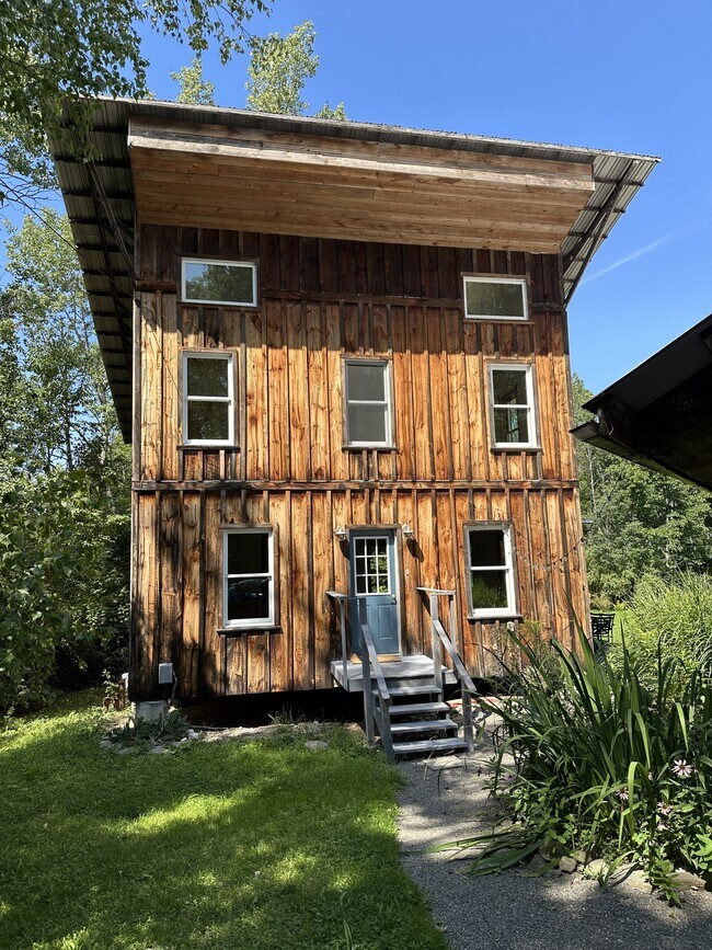 Building Photo - 62 Mt Pleasant Rd