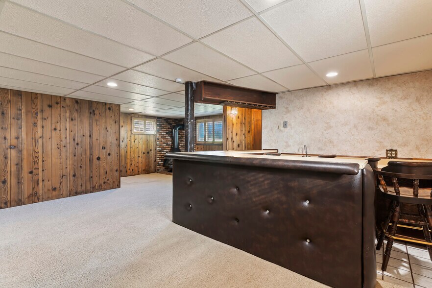 Building Photo - 3371 Quincy Ave