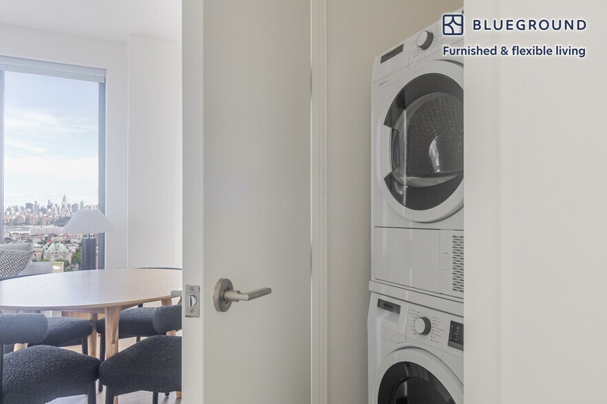 Building Photo - 545 Vanderbilt Ave