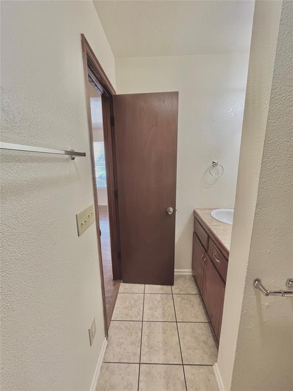 Building Photo - 1901 E Lindsey St